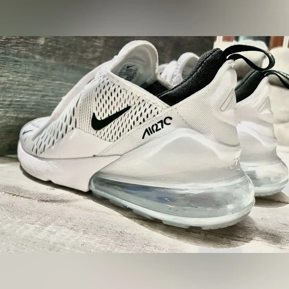 Women’s Nike Air Max 270 - Picture 2 of 4